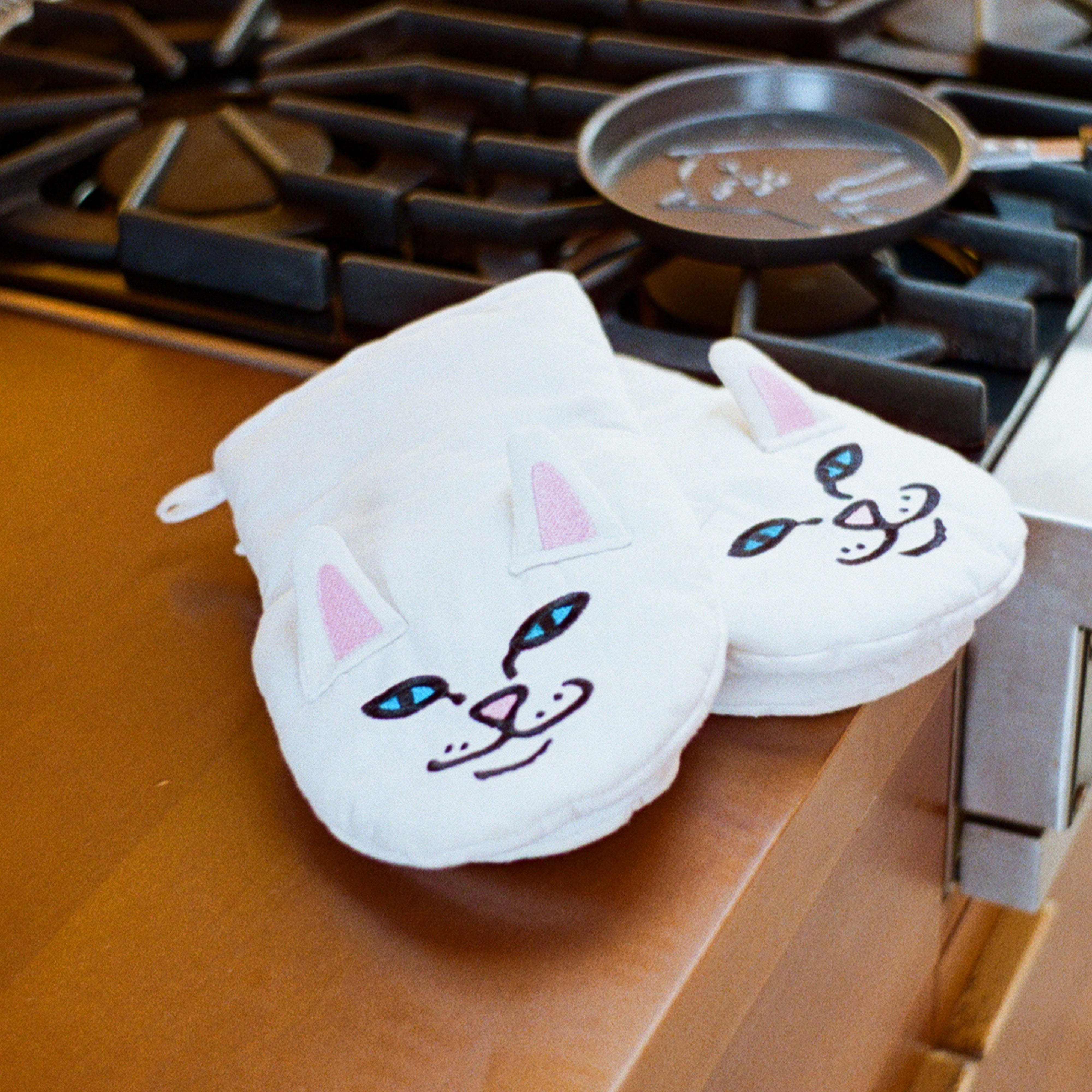 RIPNDIP Nermie Oven Mittens (White)